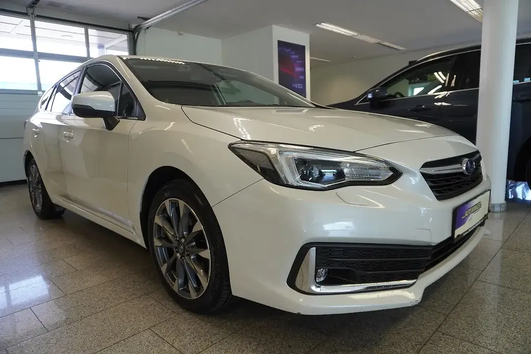 Subaru Impreza - Thumbnail 3