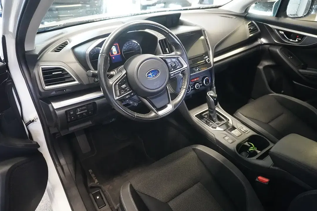 Subaru Impreza - Thumbnail 7