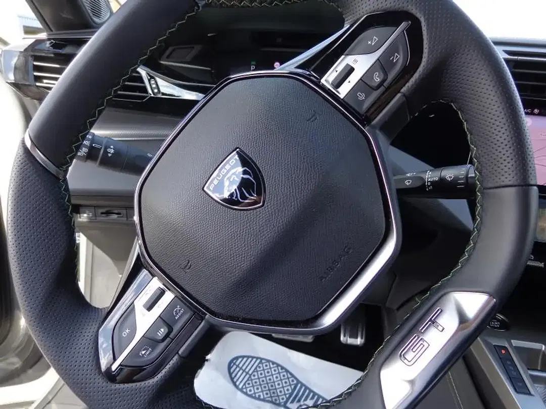 Peugeot 408 - Thumbnail 4