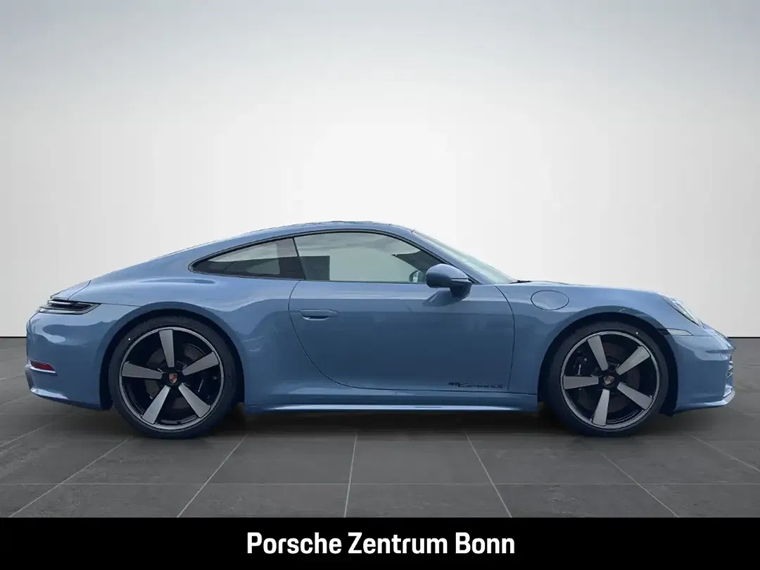 Porsche 992 - Thumbnail 4