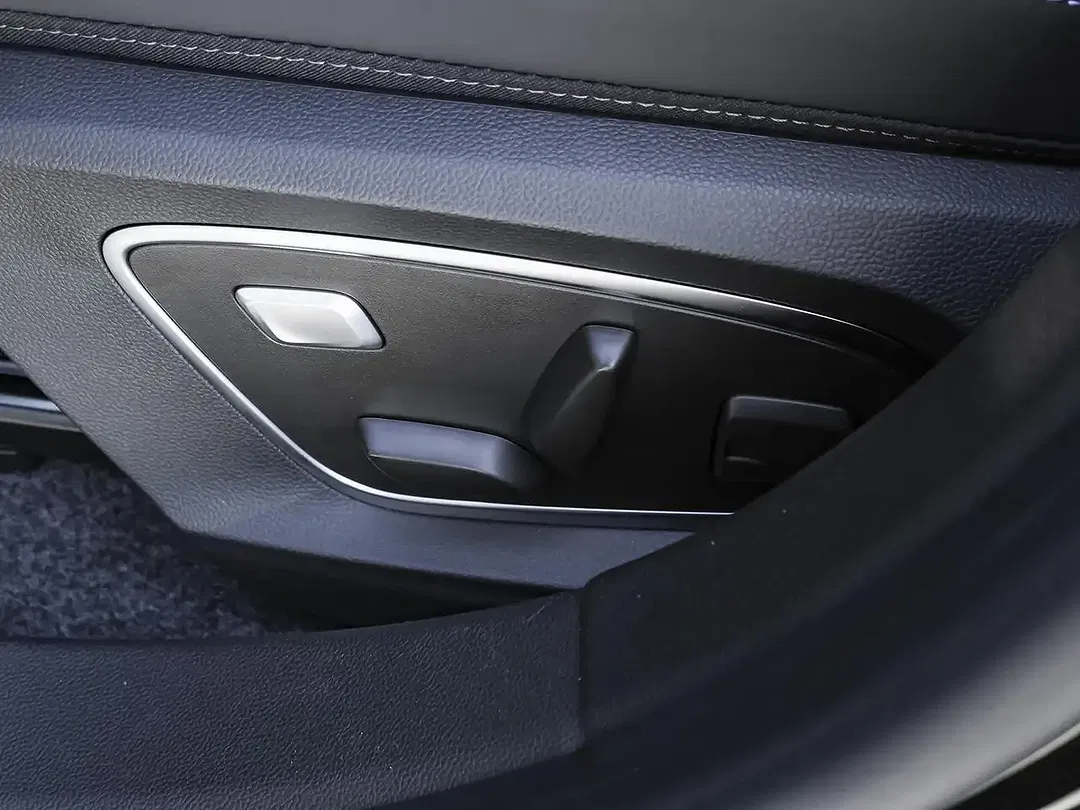 Renault Megane E-Tech - Thumbnail 13