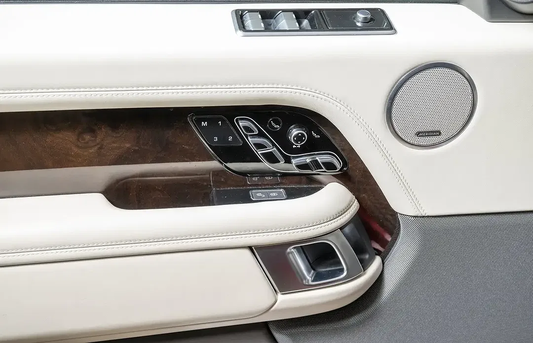 Land Rover Range Rover - Thumbnail 15