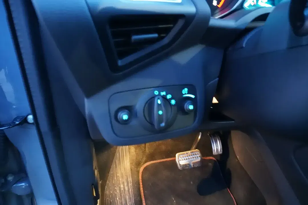 Ford Kuga - Thumbnail 11