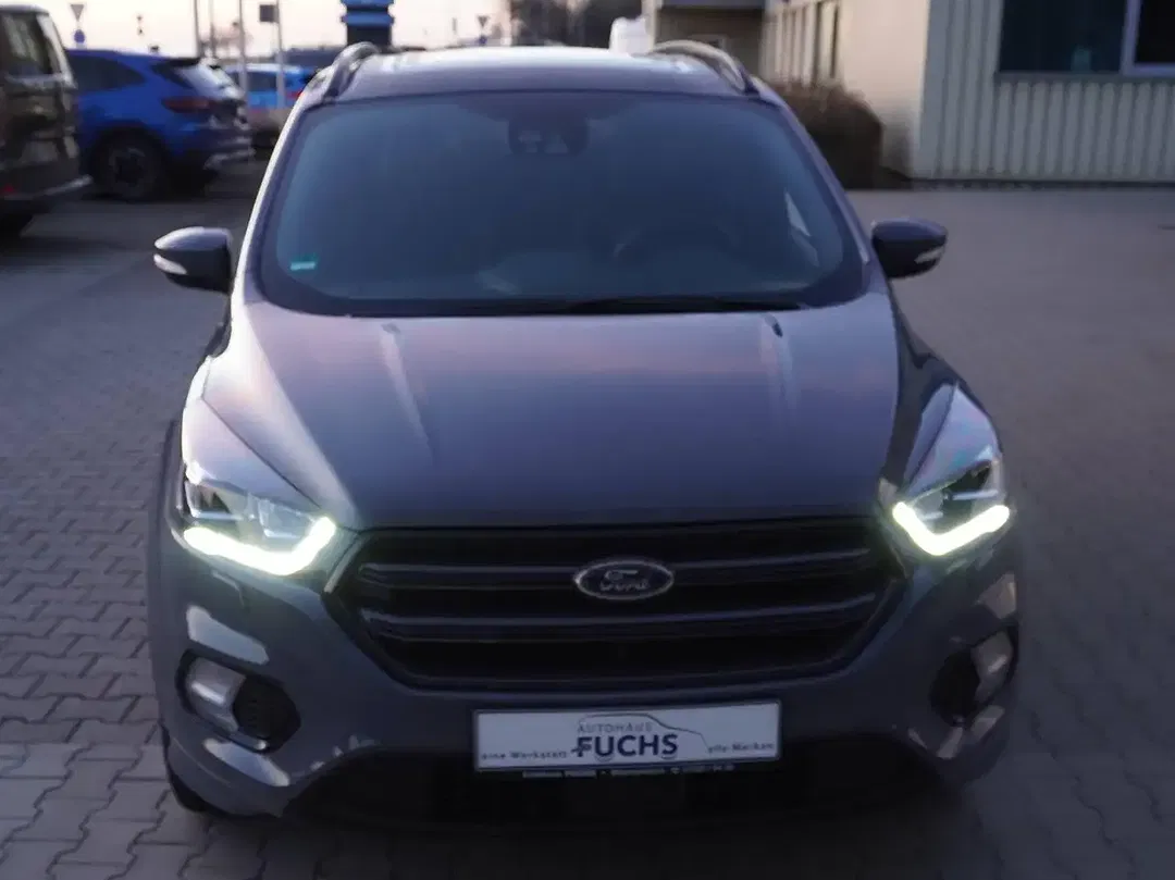 Ford Kuga - Thumbnail 3