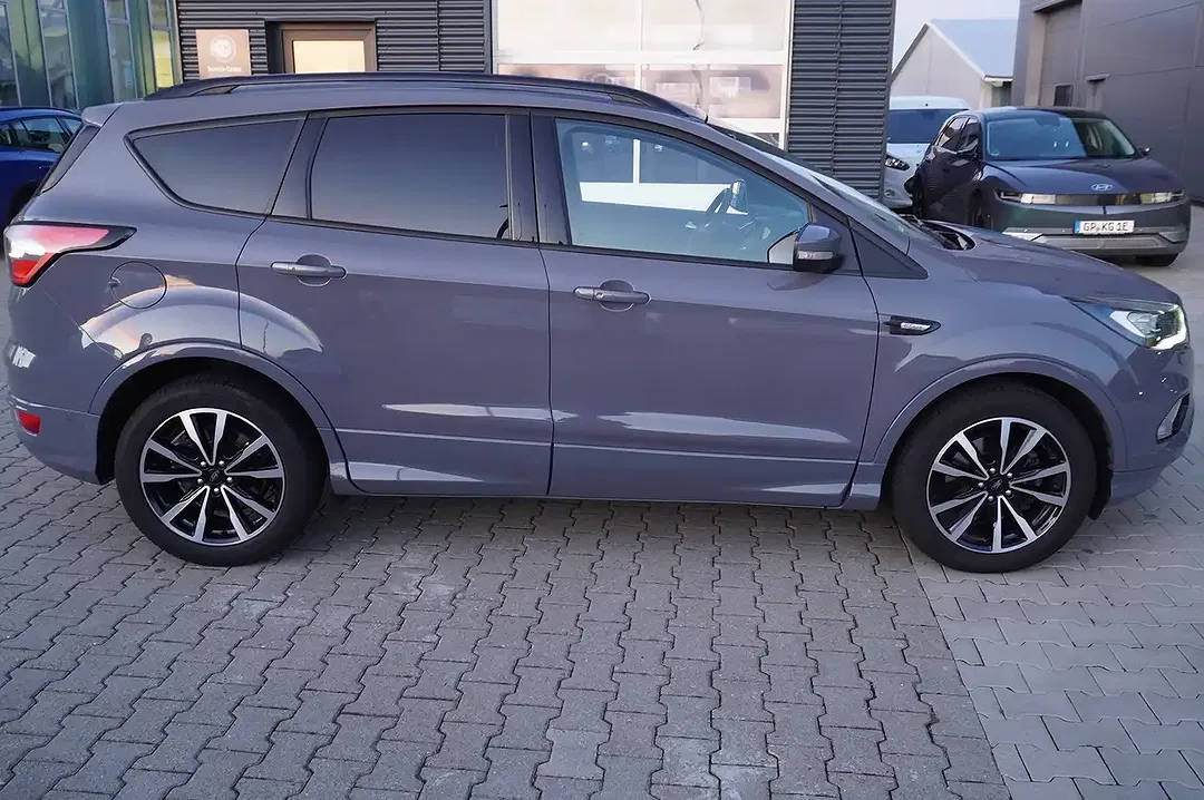 Ford Kuga - Thumbnail 5