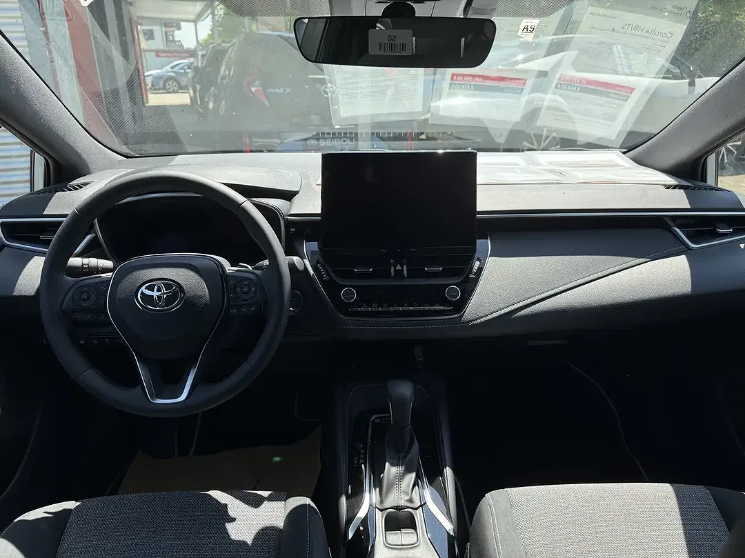 Toyota Corolla - Thumbnail 10