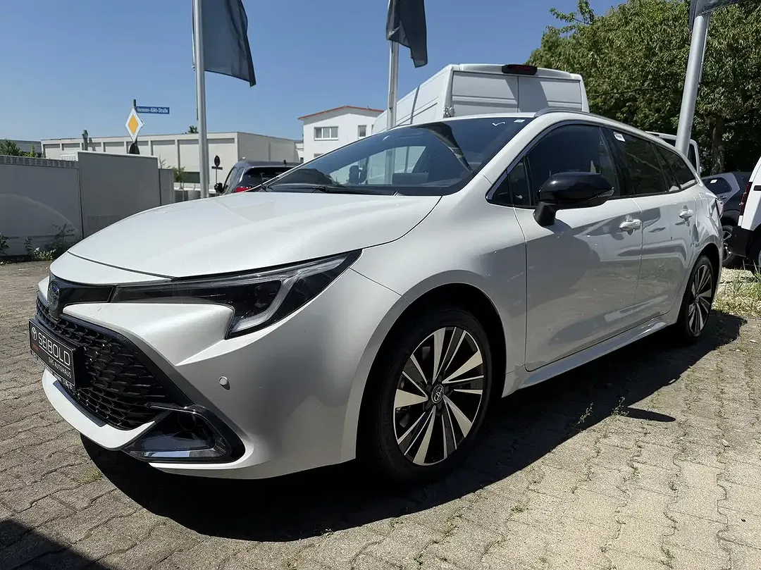 Toyota Corolla - Thumbnail 2