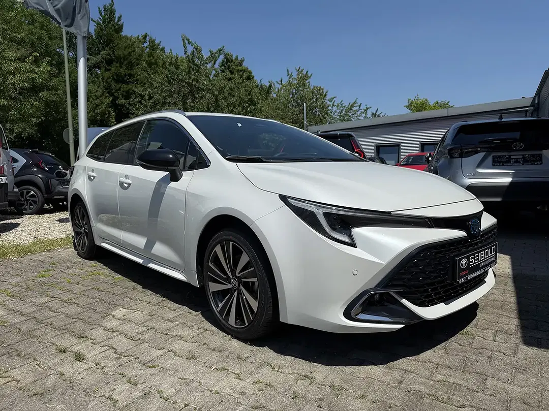 Toyota Corolla - Thumbnail 3