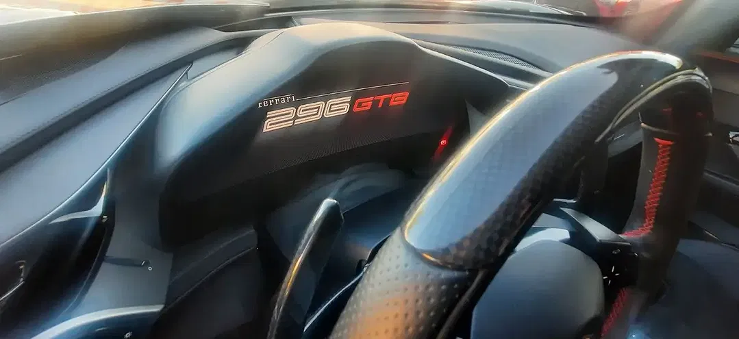 Ferrari 296 GTB - Thumbnail 17