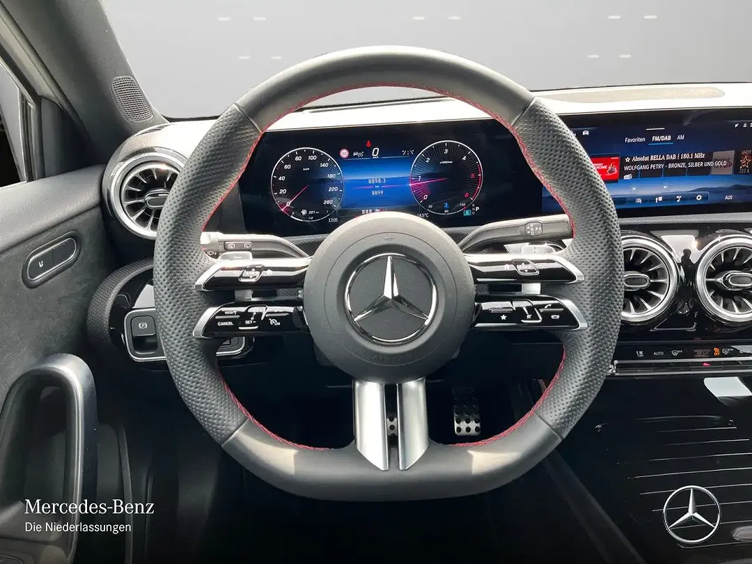 Mercedes-Benz A 220 - Thumbnail 13
