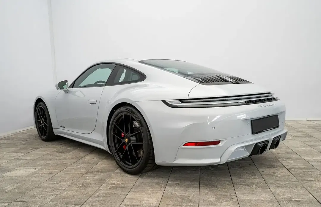 Porsche 992 - Thumbnail 5