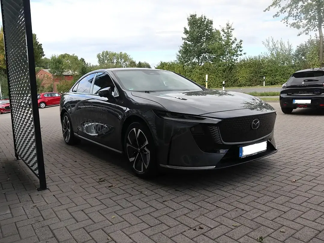Mazda 6e - Thumbnail 6