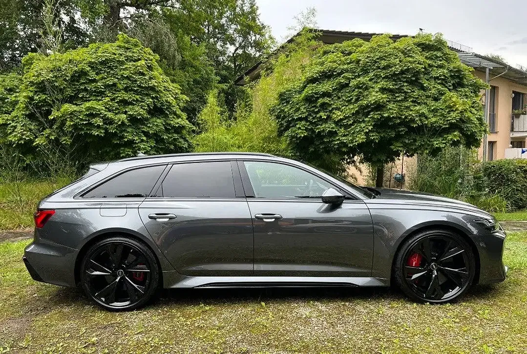Audi RS6 - Thumbnail 1