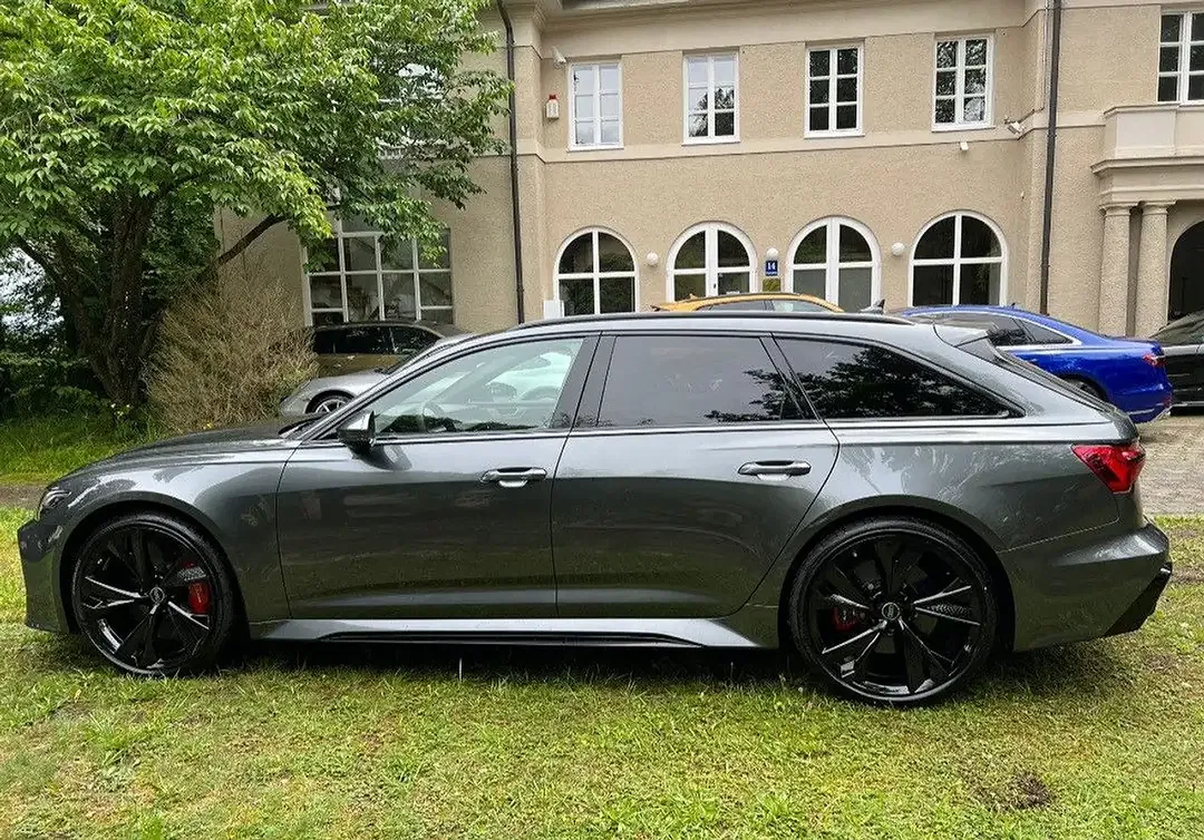 Audi RS6 - Thumbnail 2