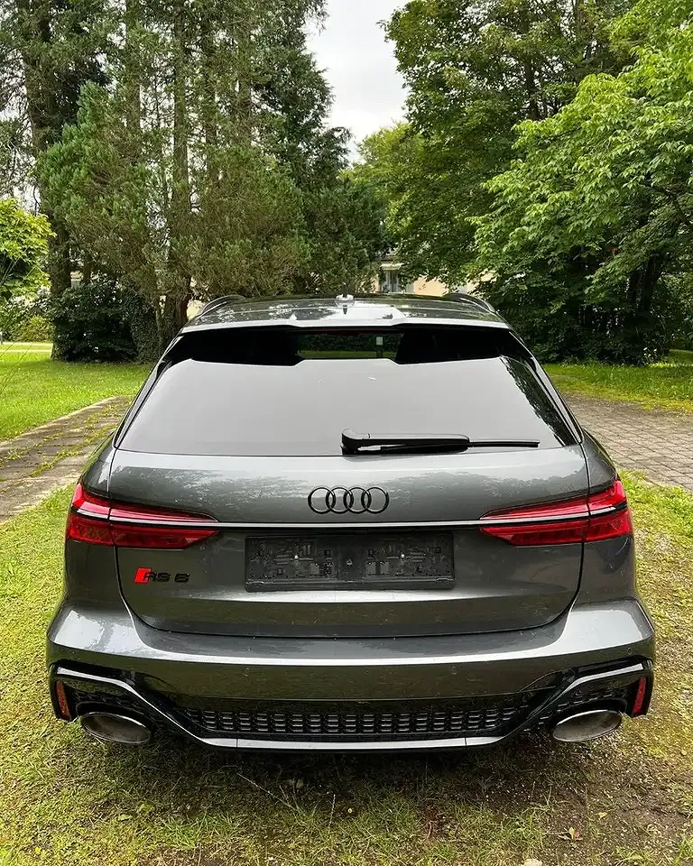 Audi RS6 - Thumbnail 4
