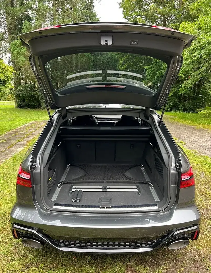 Audi RS6 - Thumbnail 7