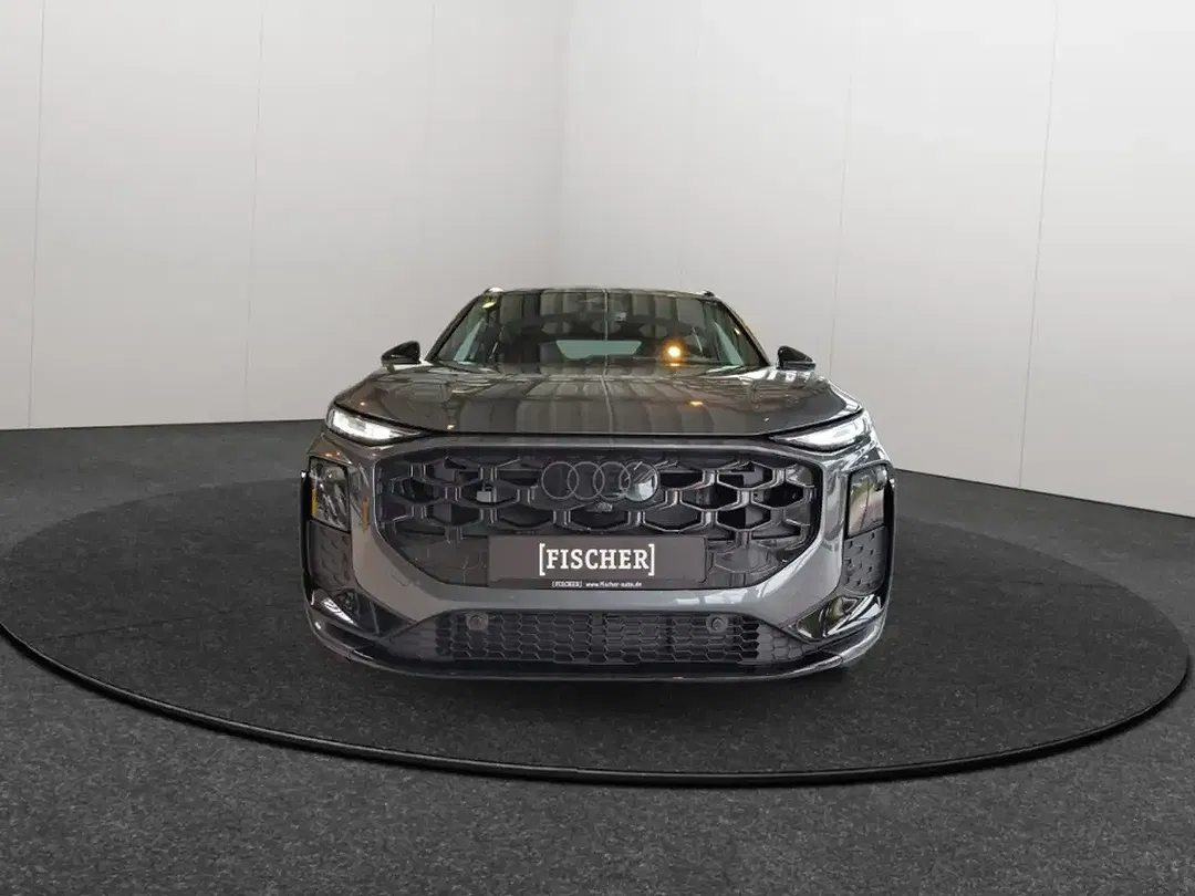 Audi Q3 - Thumbnail 2