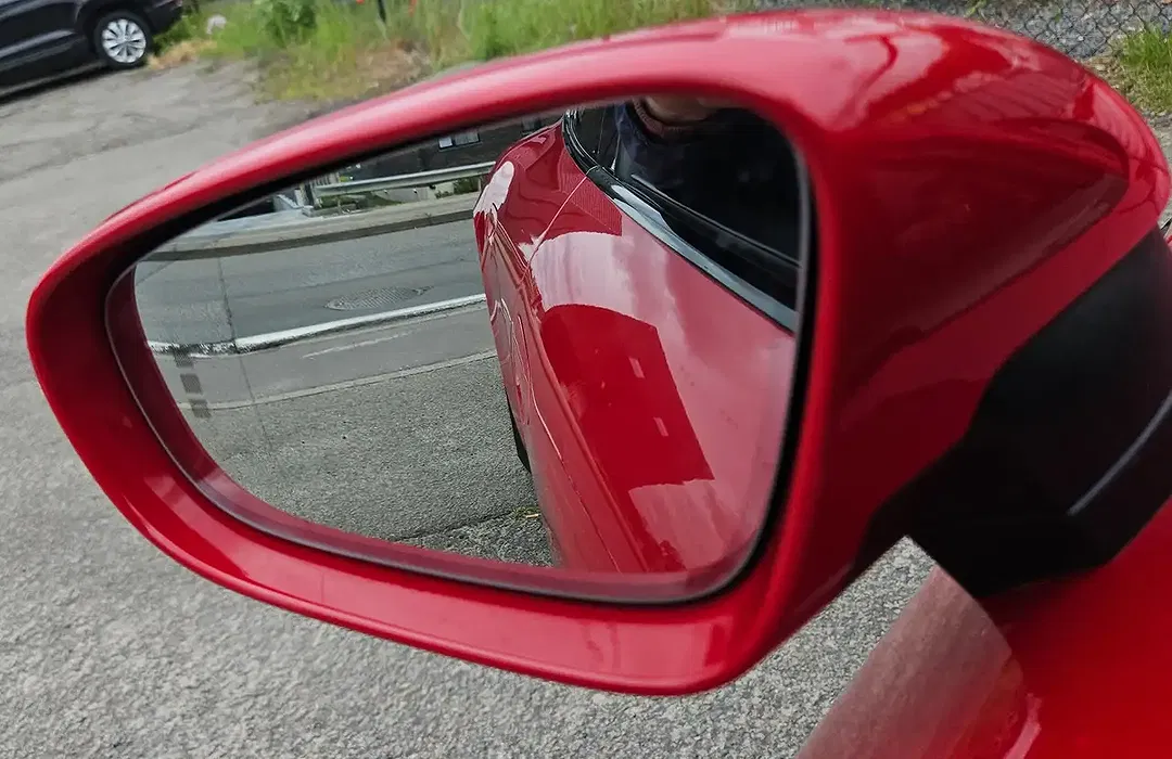 Porsche Taycan - Thumbnail 8
