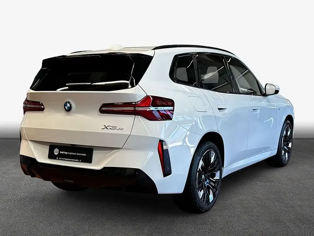 BMW X3 - Thumbnail 2