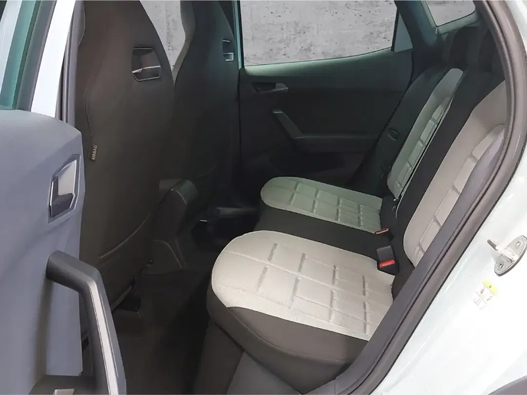 SEAT Arona - Thumbnail 10