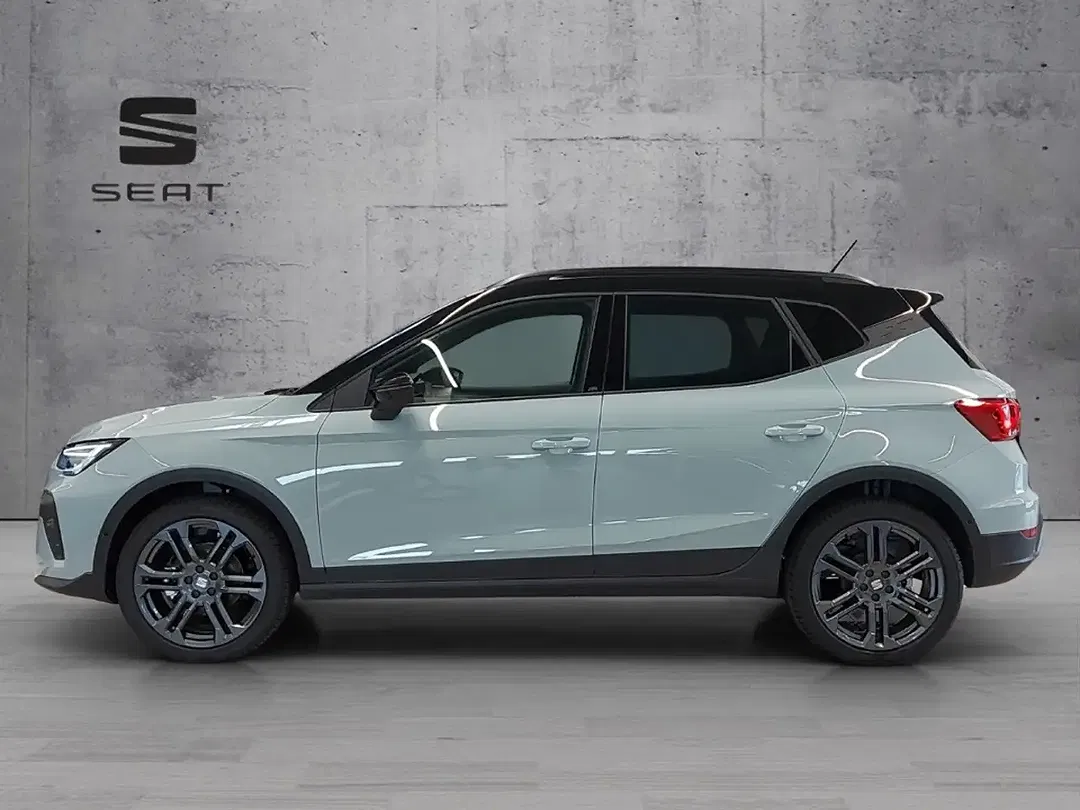 SEAT Arona - Thumbnail 3