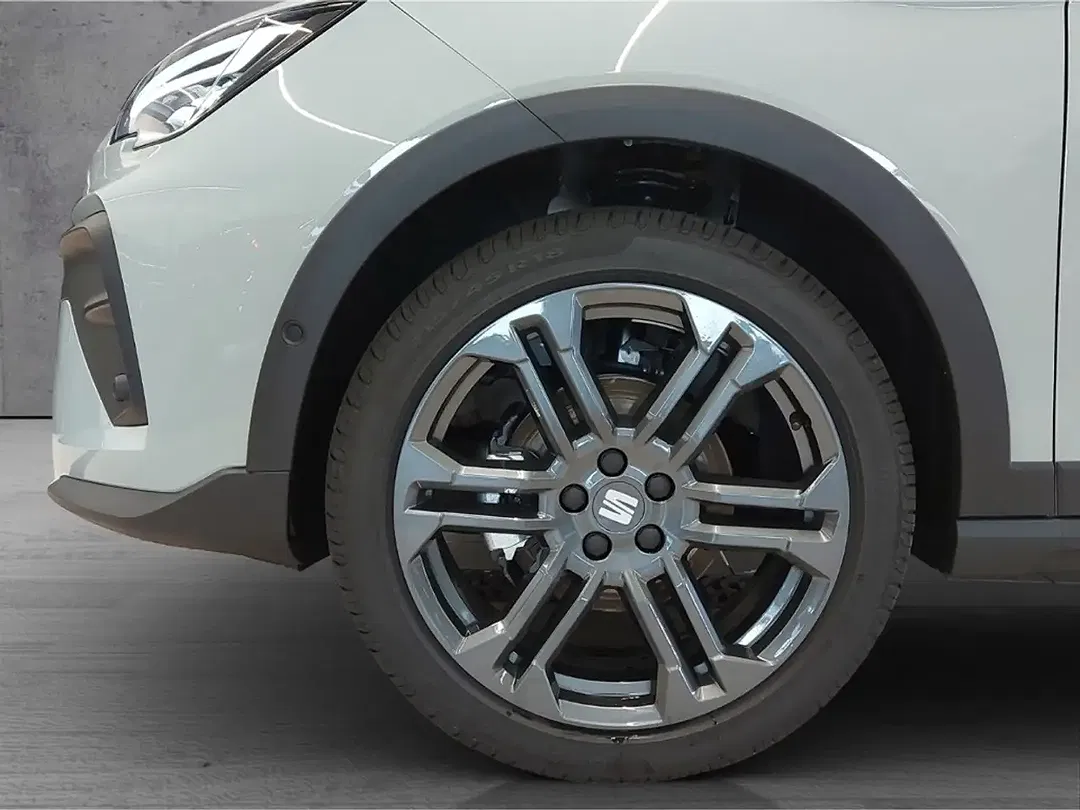SEAT Arona - Thumbnail 4