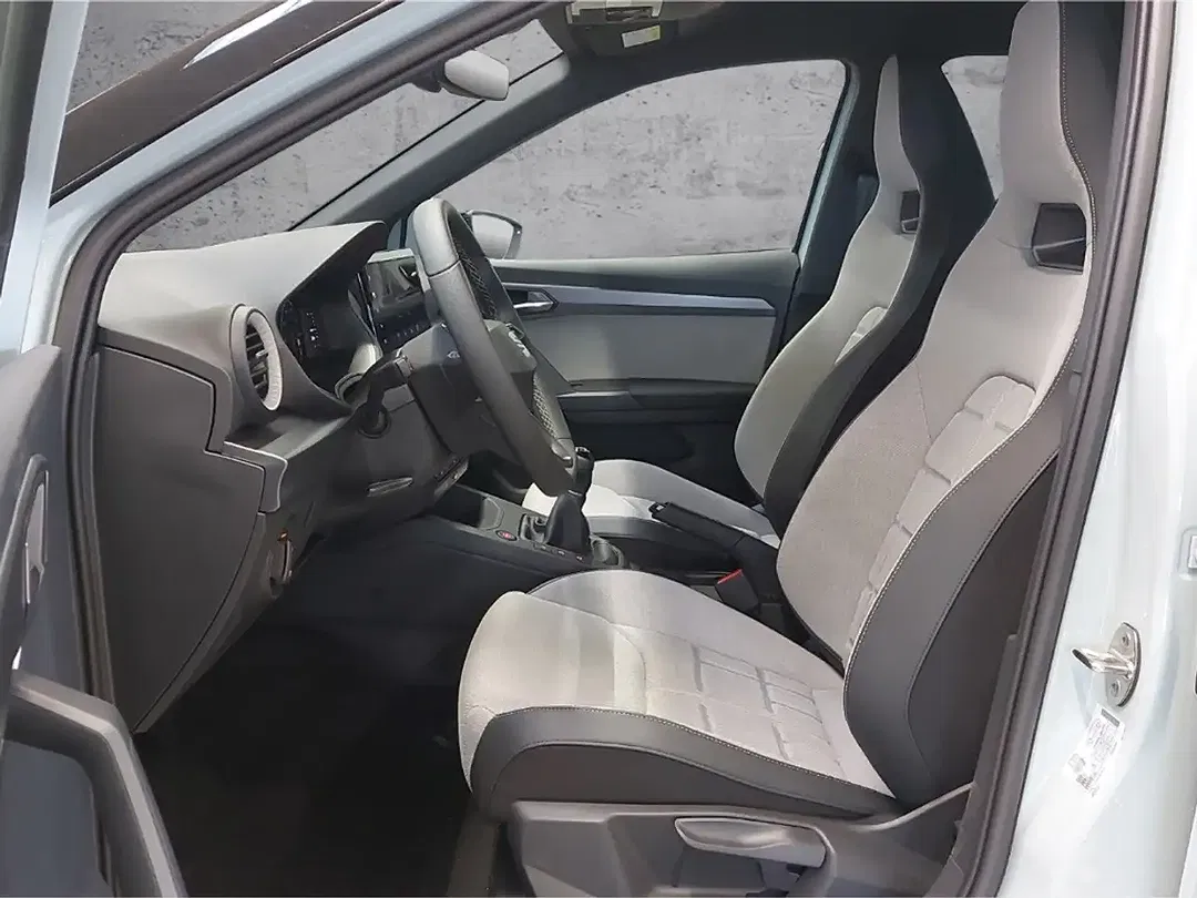 SEAT Arona - Thumbnail 8