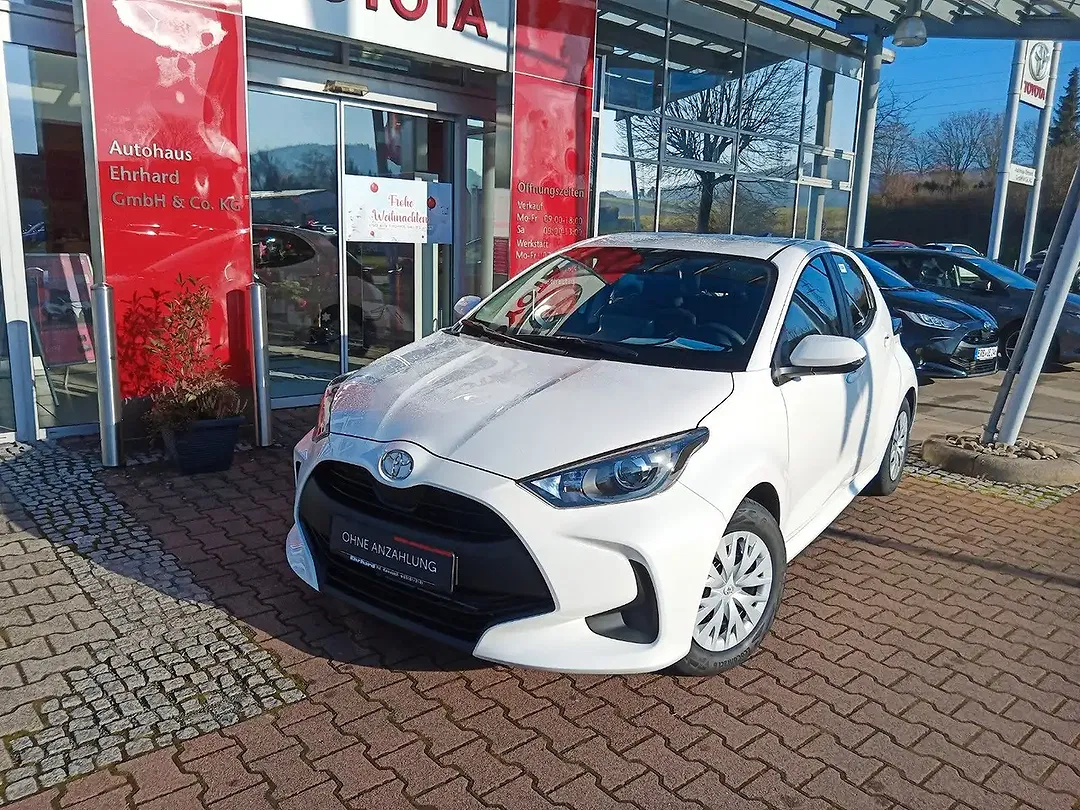 Toyota Yaris - Thumbnail 1