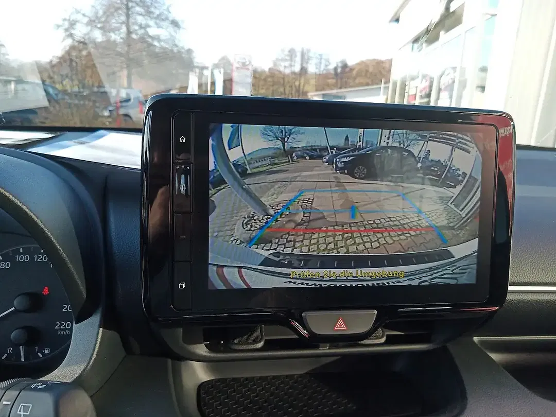 Toyota Yaris - Thumbnail 12