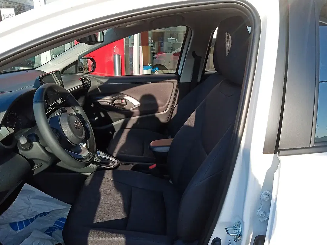 Toyota Yaris - Thumbnail 17