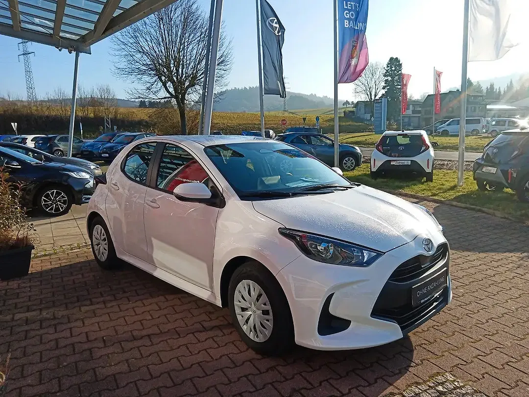 Toyota Yaris - Thumbnail 5