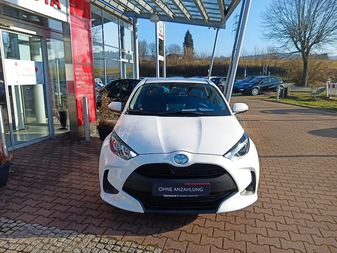 Toyota Yaris - Thumbnail 6