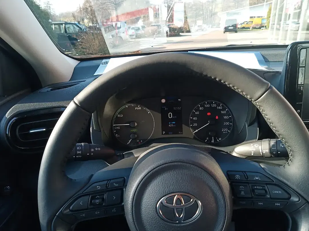 Toyota Yaris - Thumbnail 7