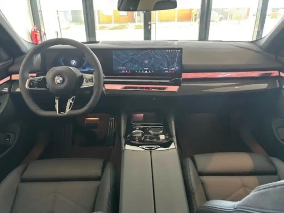 BMW 520 - Thumbnail 12