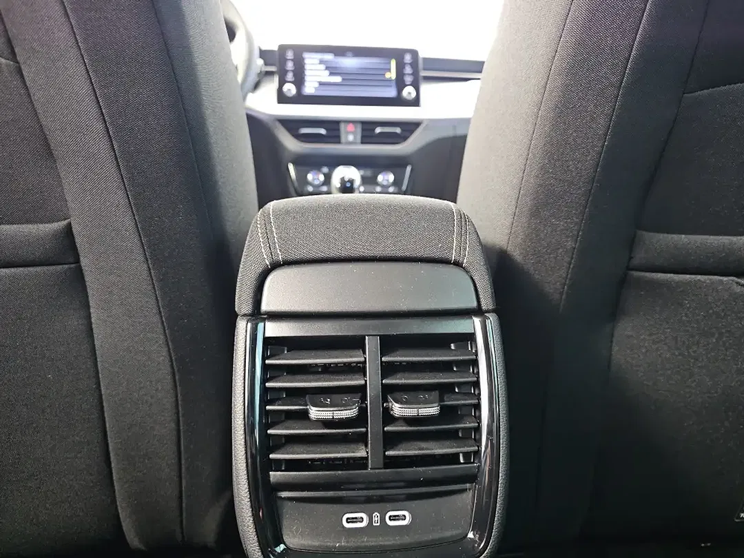 Skoda Kamiq - Thumbnail 11