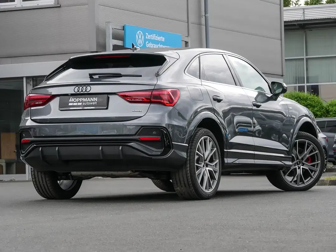 Audi Q3 - Thumbnail 3