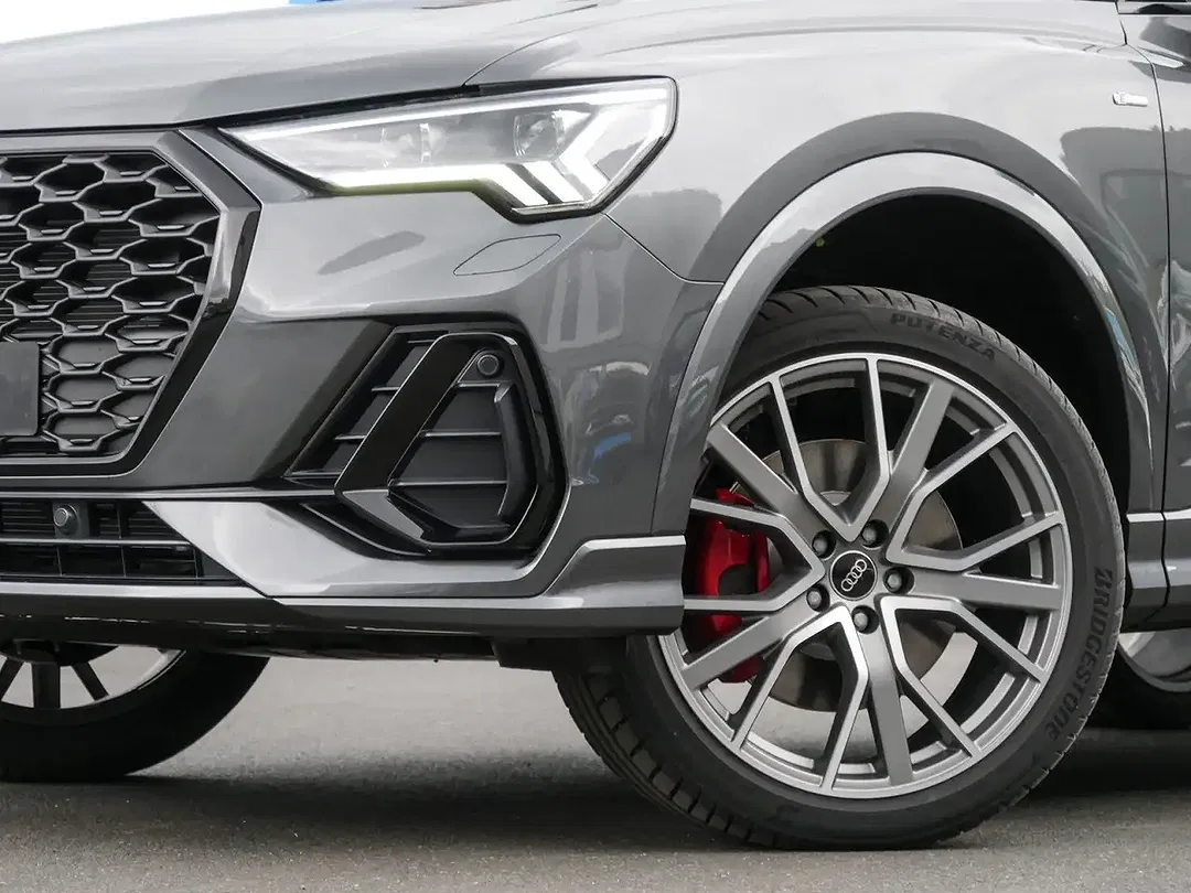 Audi Q3 - Thumbnail 6