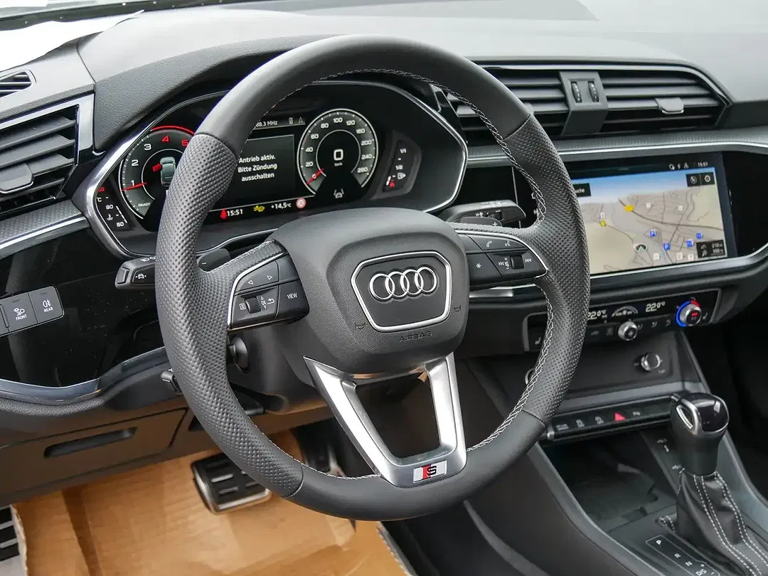 Audi Q3 - Thumbnail 9