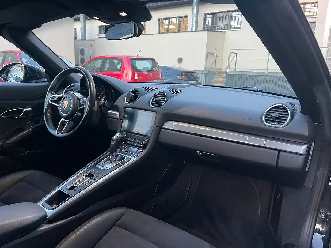 Porsche Boxster - Thumbnail 10