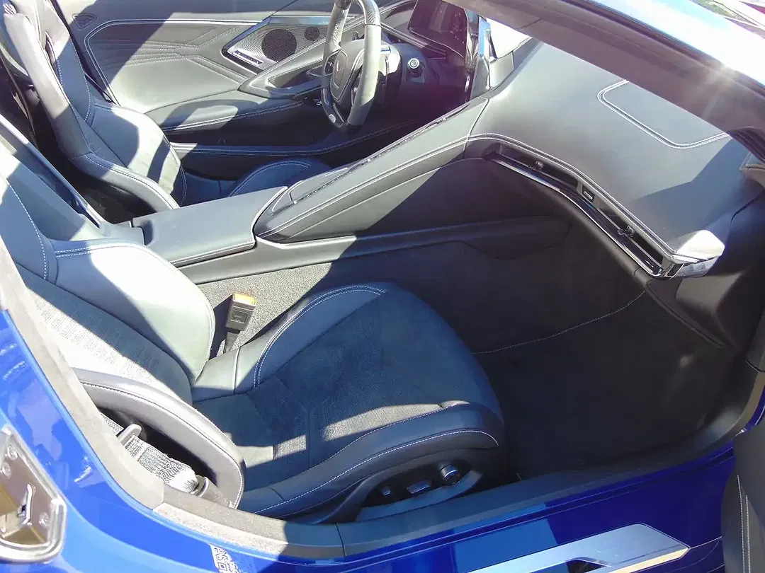 Corvette C8 - Thumbnail 6