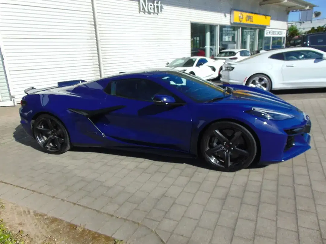 Corvette C8 - Thumbnail 5
