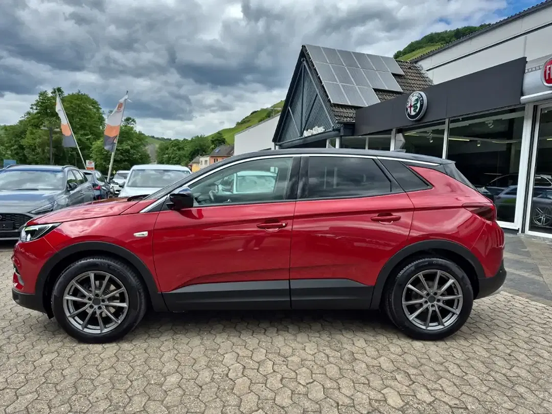 Opel Grandland - Thumbnail 2