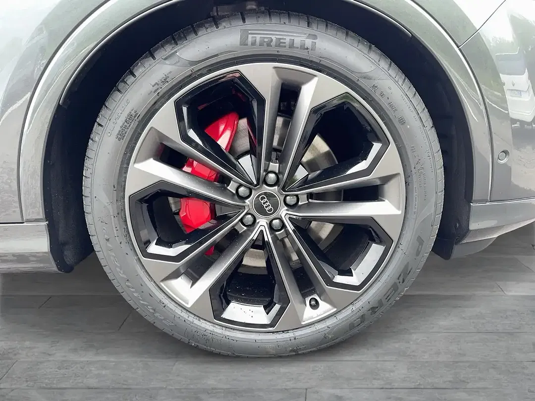 Audi Q7 - Thumbnail 6