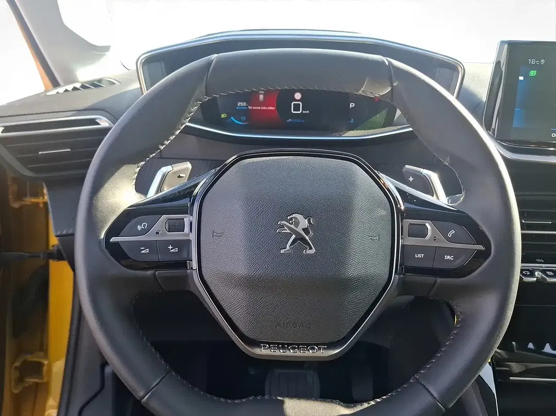 Peugeot 208 - Thumbnail 10