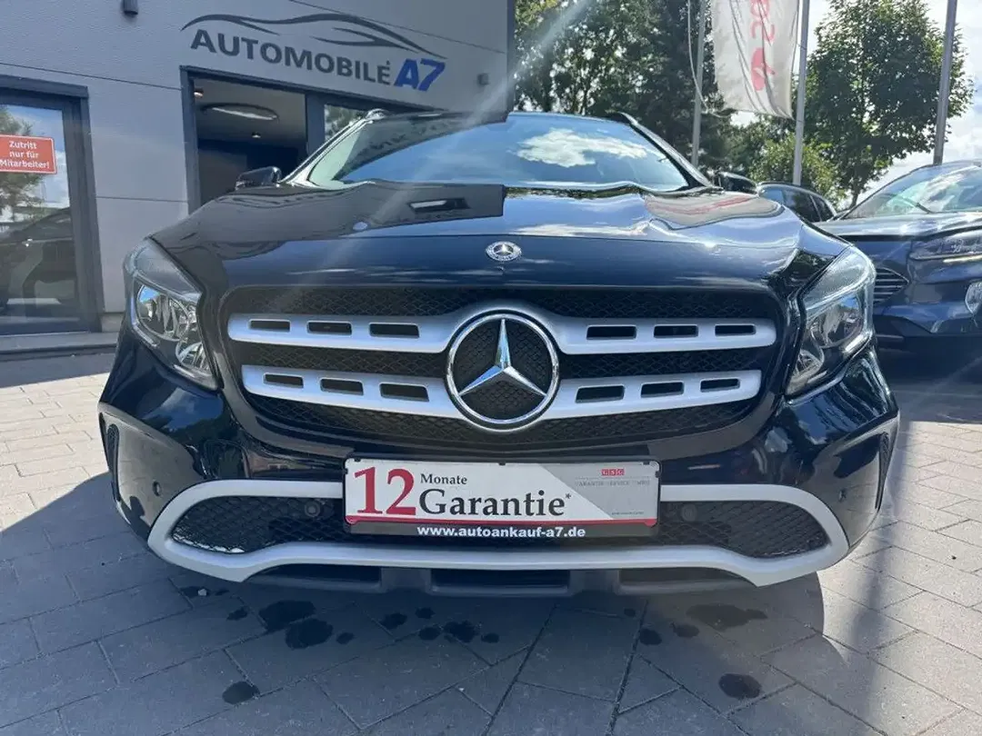 Mercedes-Benz GLA 200 - Thumbnail 2