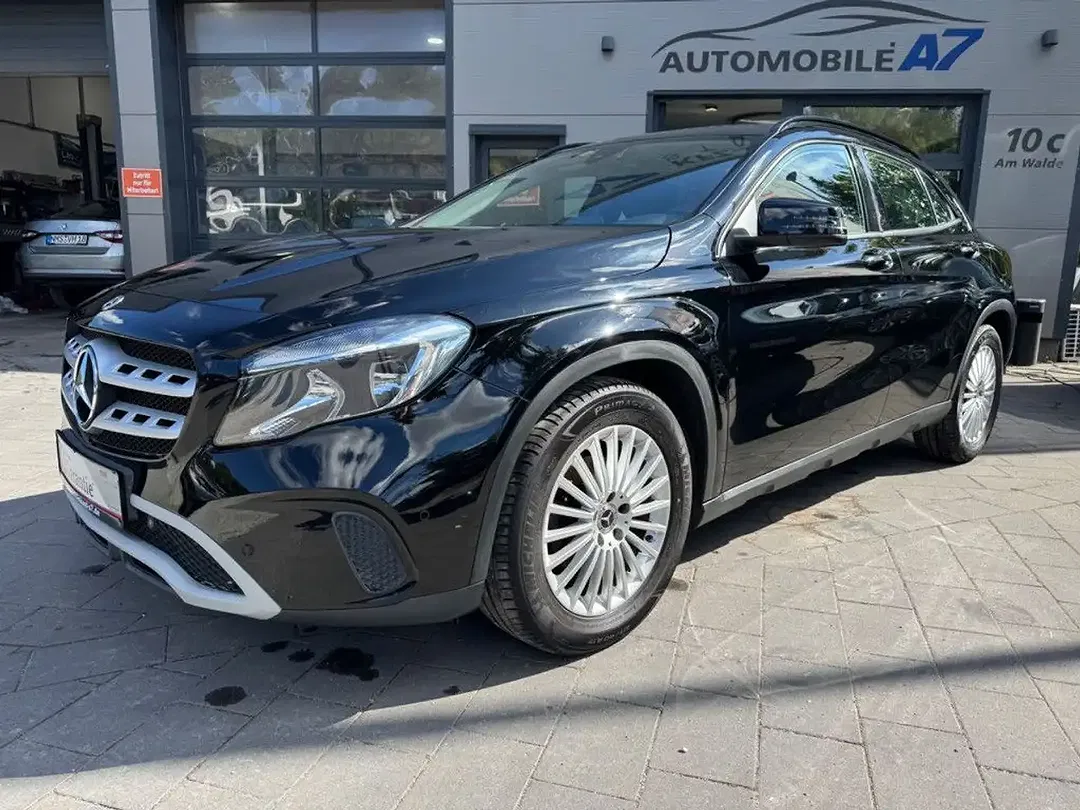 Mercedes-Benz GLA 200 - Thumbnail 3