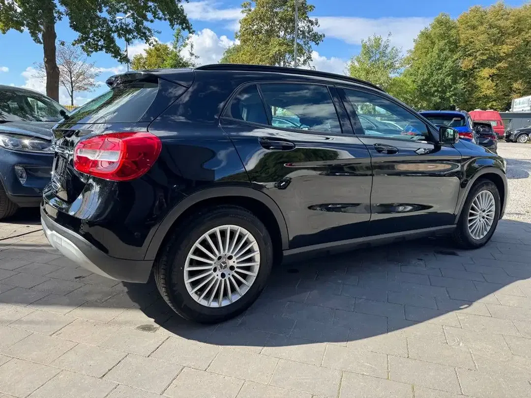 Mercedes-Benz GLA 200 - Thumbnail 5