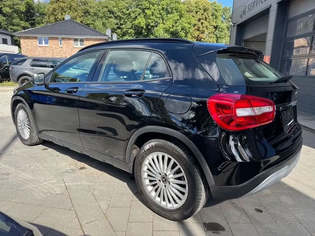Mercedes-Benz GLA 200 - Thumbnail 6