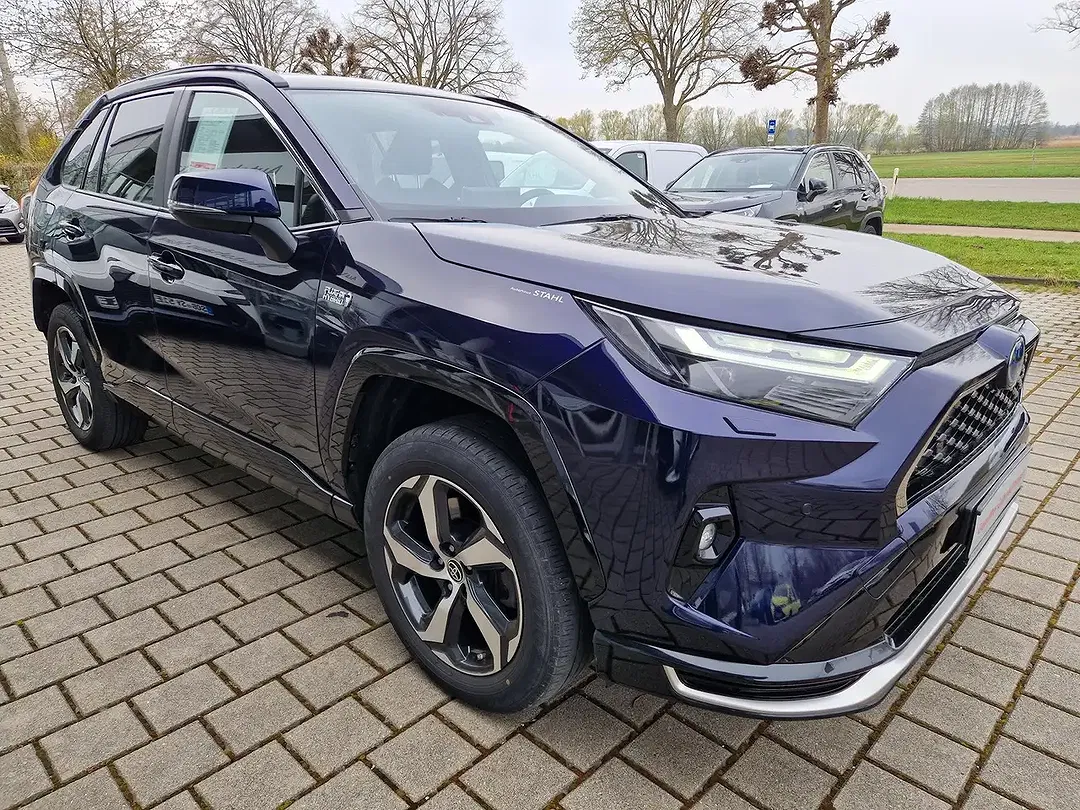 Toyota RAV 4 - Thumbnail 3