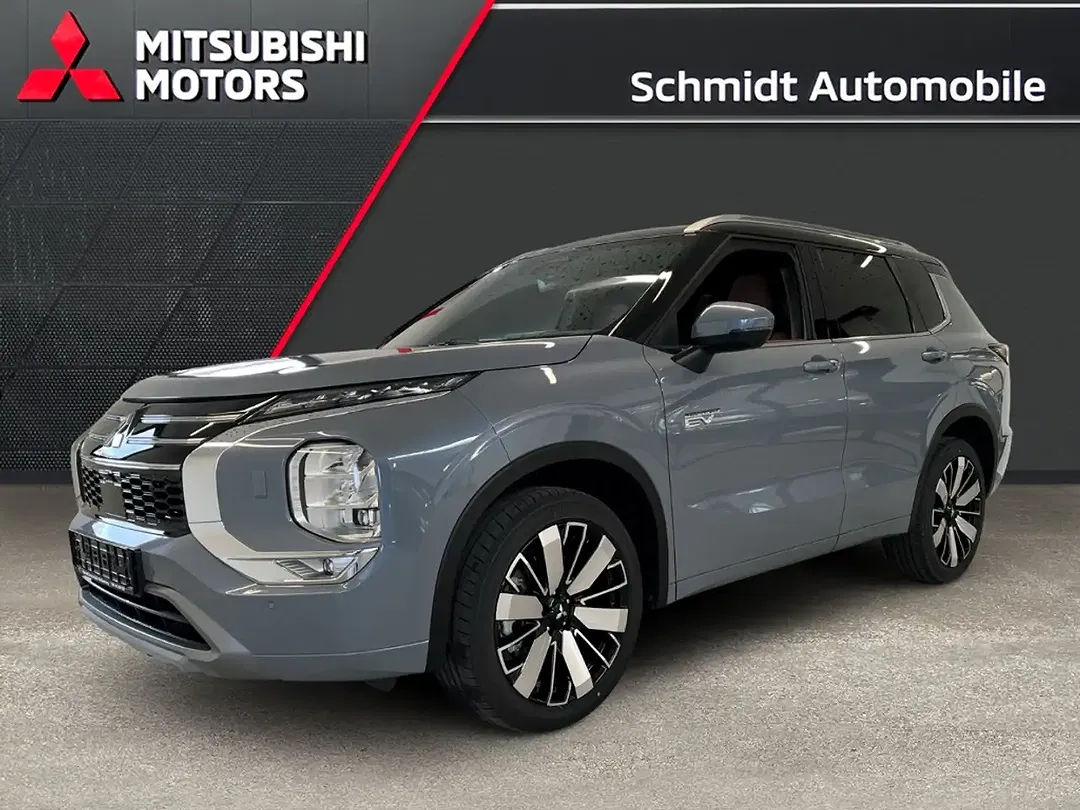 Mitsubishi Outlander - Thumbnail 1